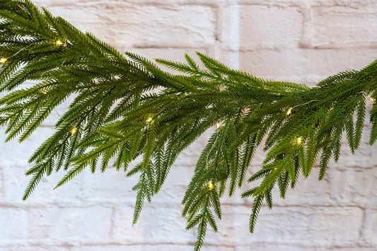 PINE GARLAND USB POWERED 183CM