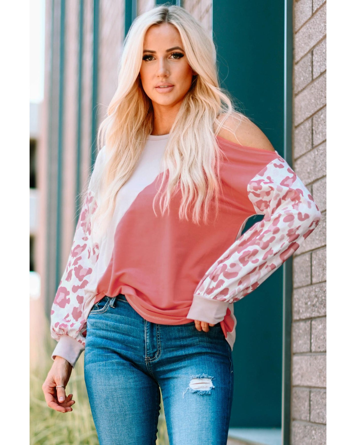 Azura Exchange Asymmetric Cold Shoulder Knit Top - M