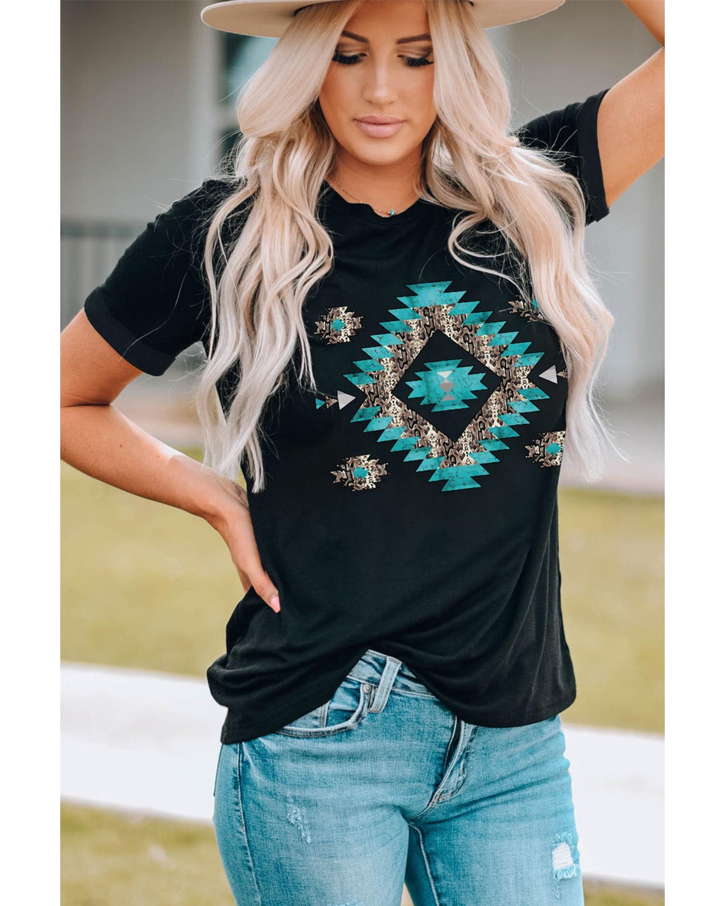 Azura Exchange Aztec Printed Crewneck Graphic Tee - L