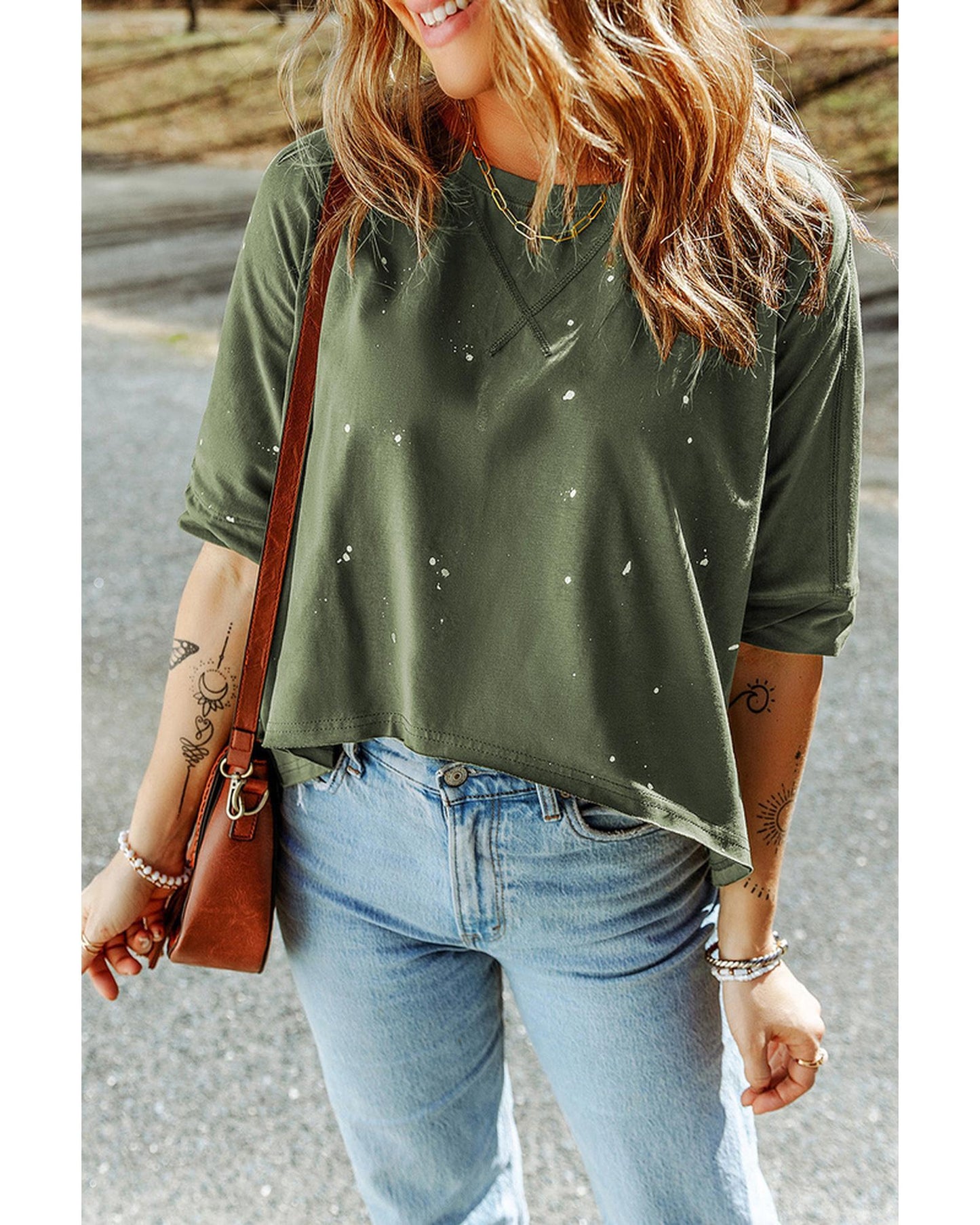 Azura Exchange Bleached Distressed Asymmetric Hem Top - M