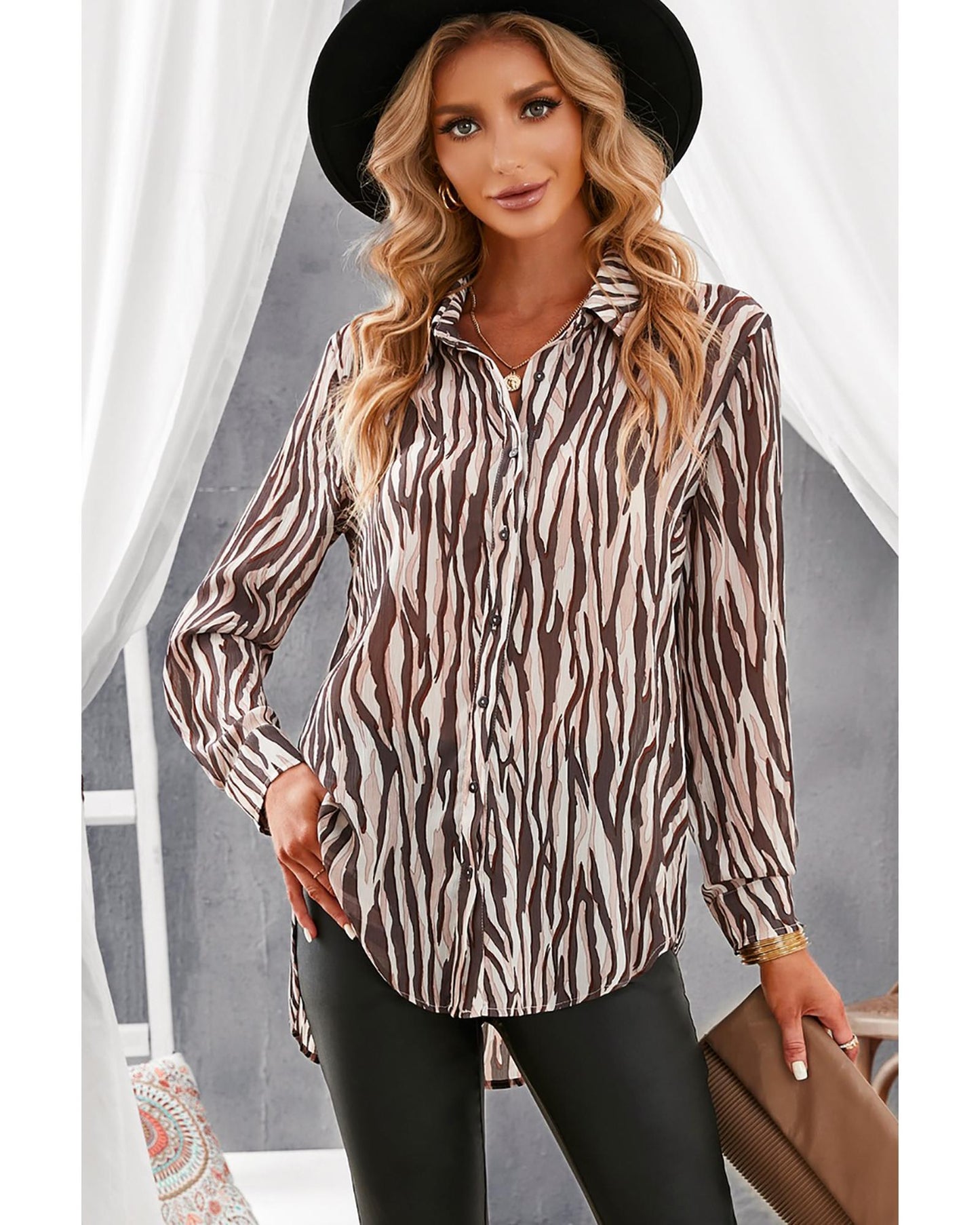 Azura Exchange Animal Print Buttons Shirt - M