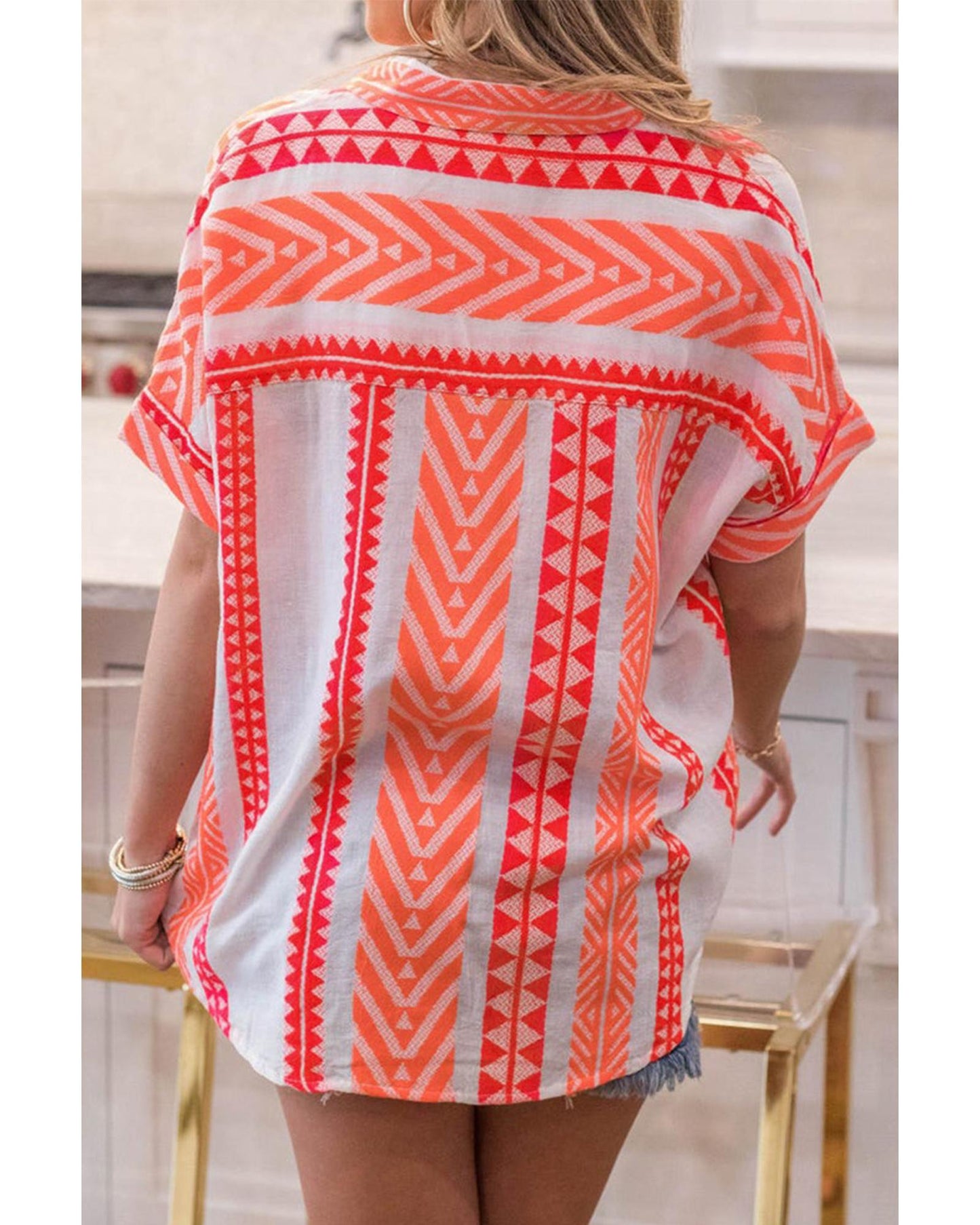 Azura Exchange Buttoned Geometric Striped Shirt - S